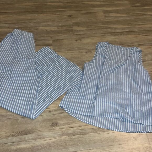 Outfit - Picture 1 of 3